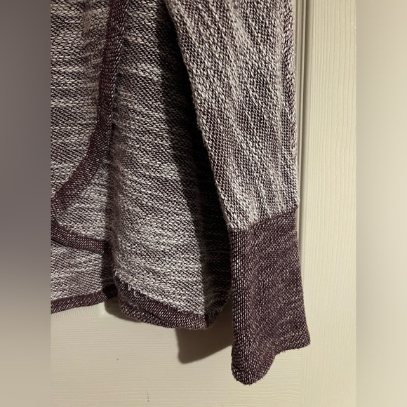 Calvin Klein performance sweater, tulip front, purple, size large - Picture 2 of 8